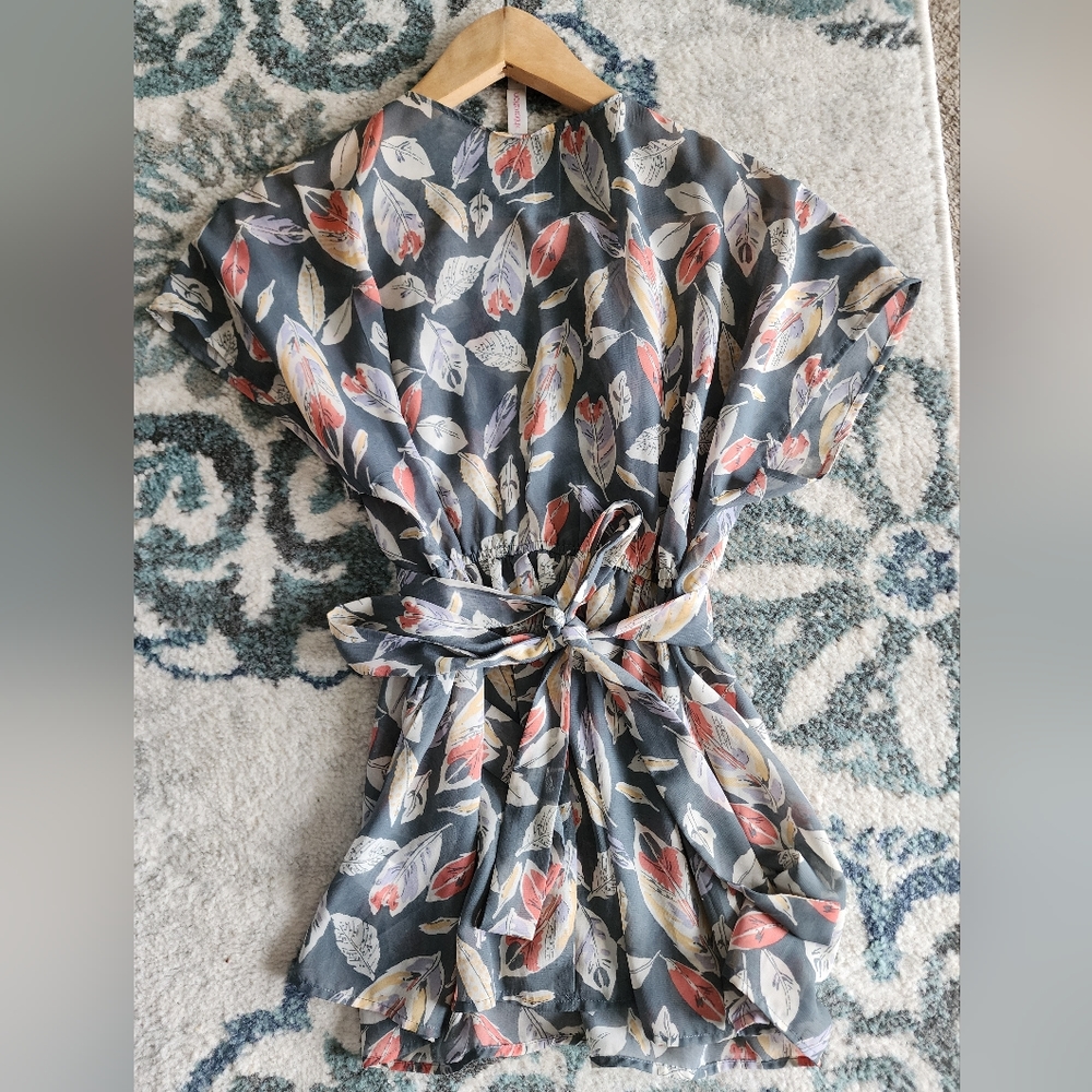 Size small floral prints blouse